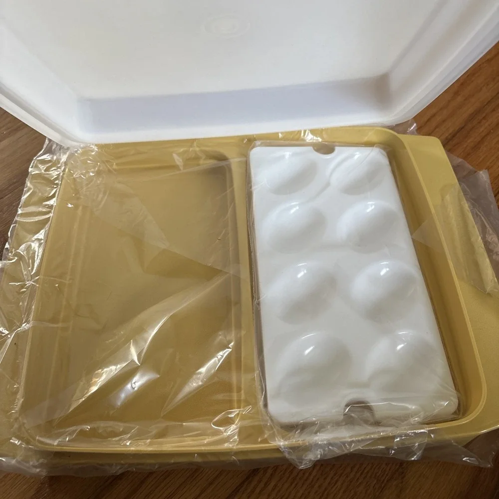 Vintage Tupperware Deviled Egg Carrier Holder Harvest Gold -‎ Trays Are Sealed